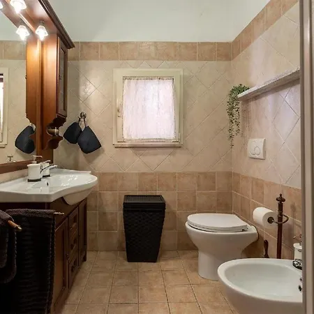Comodo Loft Vicino La Metro Battistini Con Garage アパート